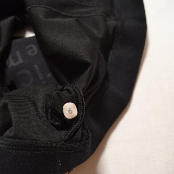 Lululemon Womens All Sport Bra Size 6 Classic Manifesto Embossed Black Yoga‎ Run - Picture 7 of 8
